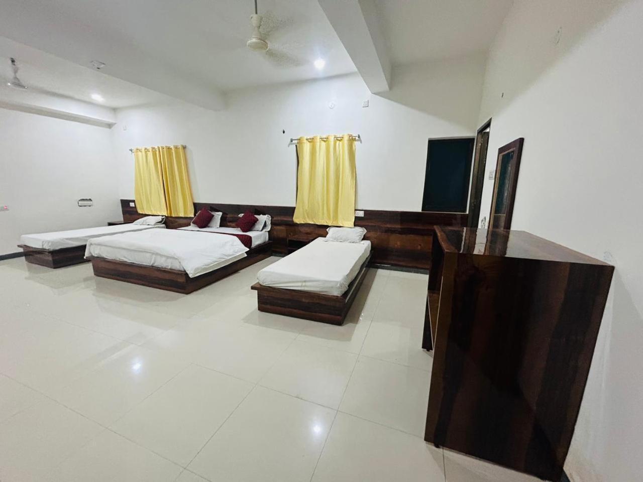 Hotel Maurya Vihar Bodhgaya Zewnętrze zdjęcie