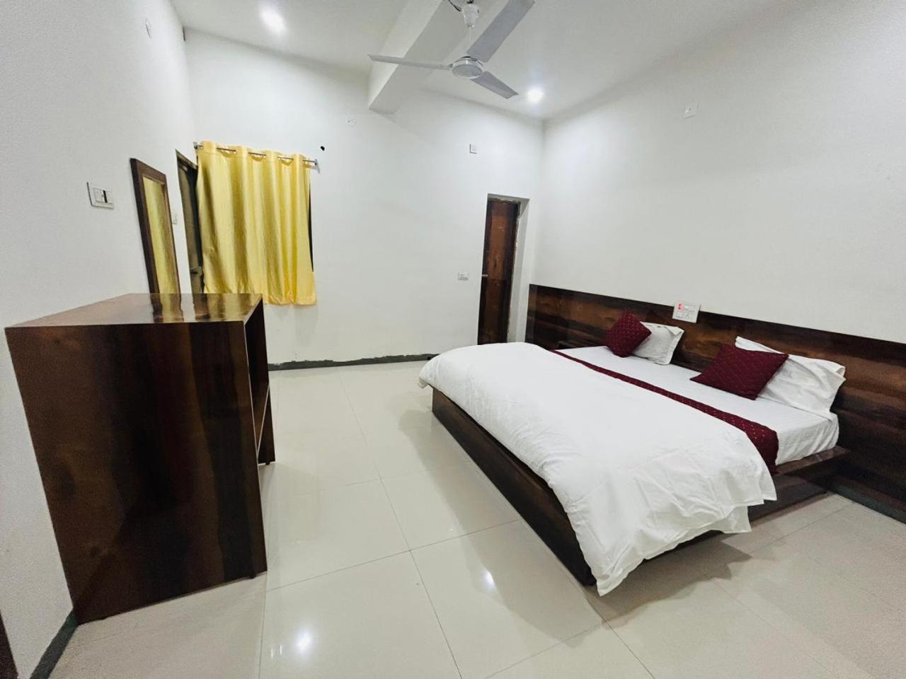 Hotel Maurya Vihar Bodhgaya Zewnętrze zdjęcie