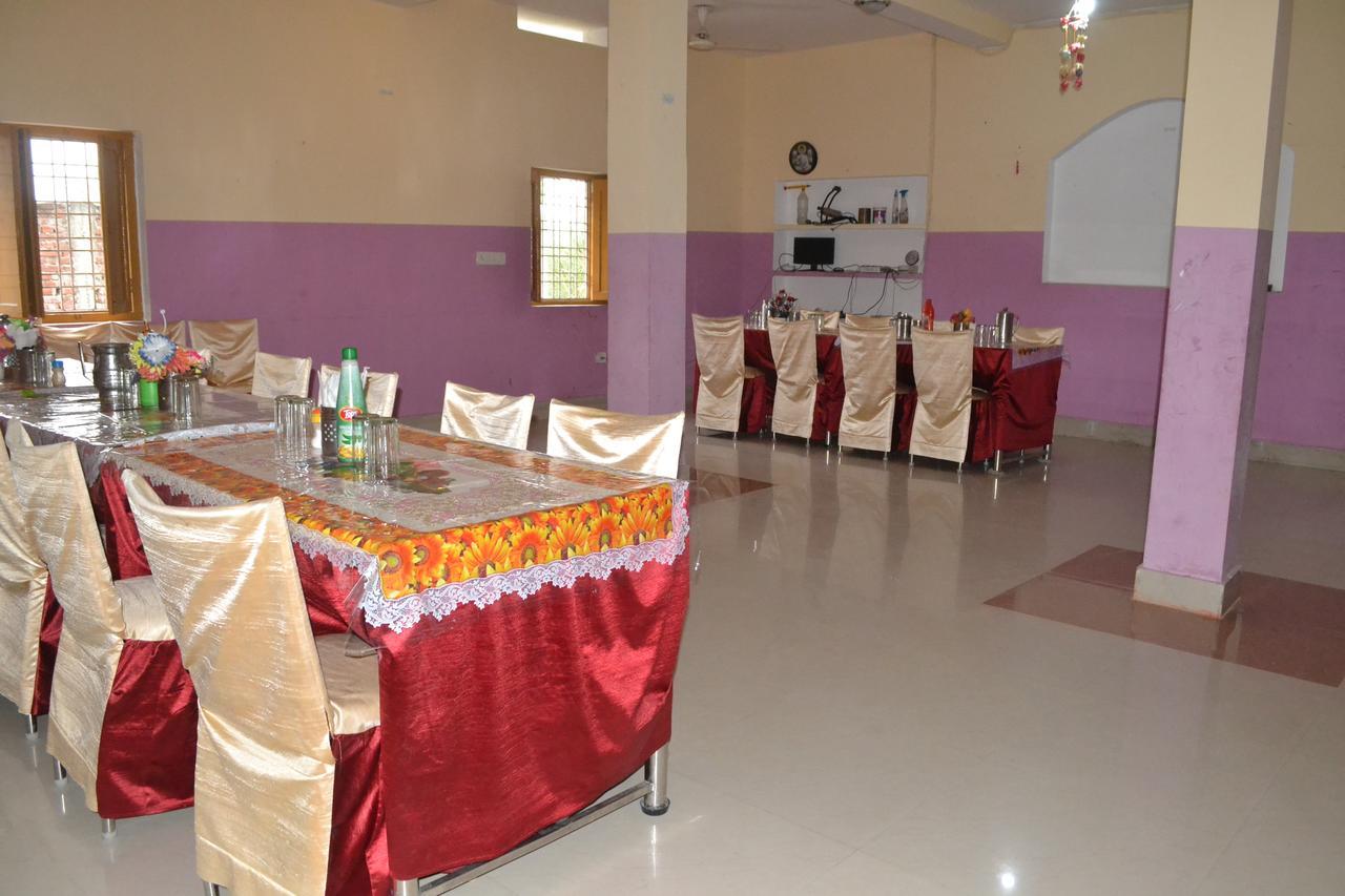 Hotel Maurya Vihar Bodhgaya Zewnętrze zdjęcie