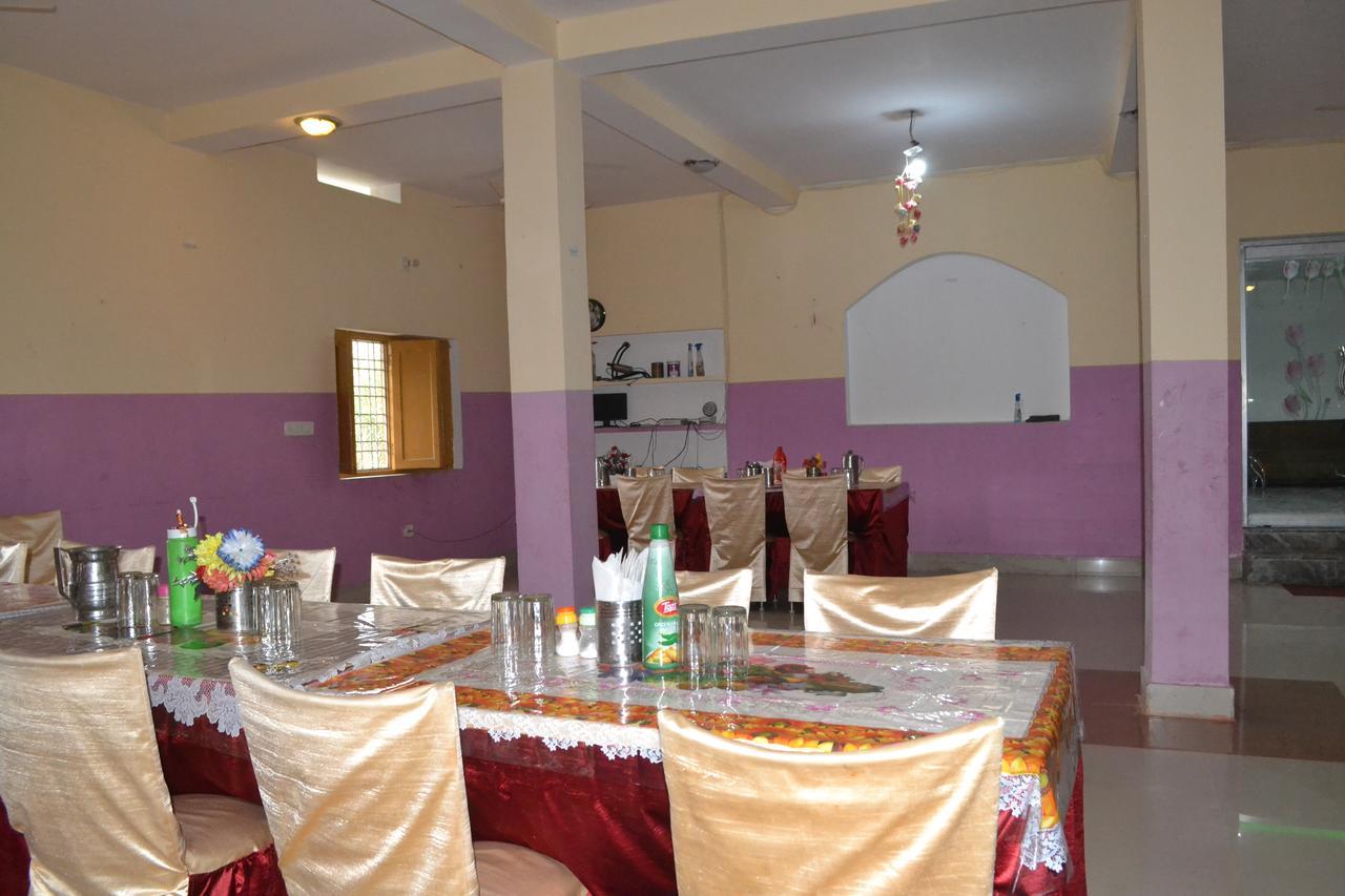 Hotel Maurya Vihar Bodhgaya Zewnętrze zdjęcie